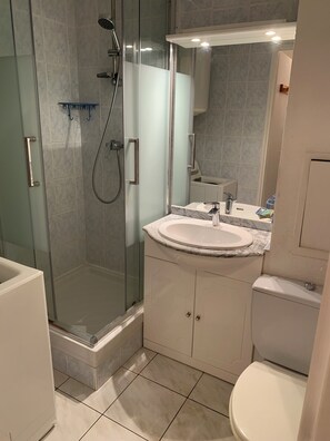 Shower - T2 Cabin sea view - 100 m from the beach (La Londe-les-Maures)