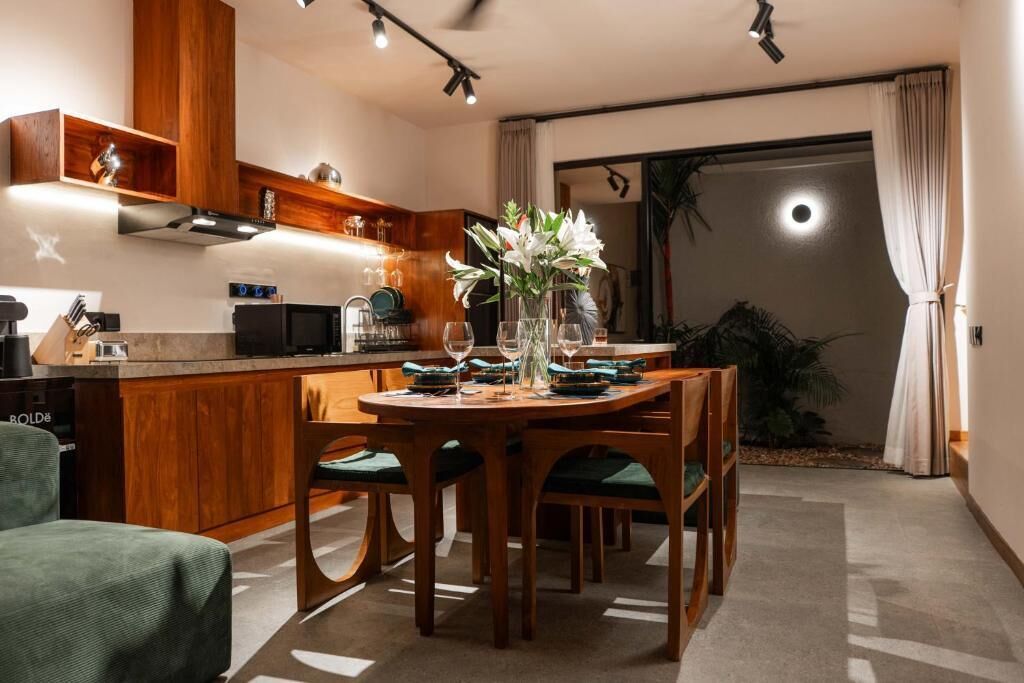 Villa, Balkon, Poolblick | Speisen