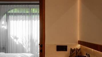 Kostenlose Toilettenartikel, Haartrockner, Handtücher, Seife