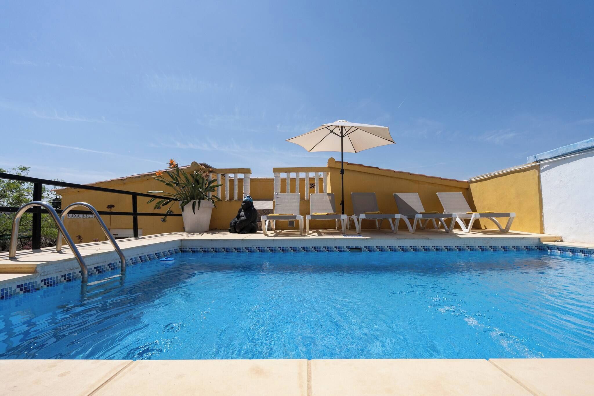 Casa, 3 habitaciones, fumadores | Piscina | Una piscina al aire libre