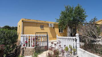 House, 3 Bedrooms, Smoking | Exterior