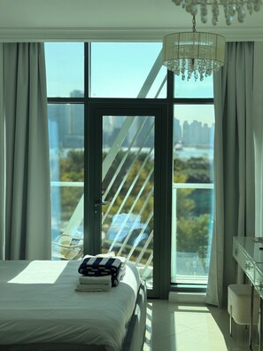 Iron/ironing board, WiFi, bed sheets - Sea View, Stylish upgraded studio in Seven Palm (Dubai Emirate)