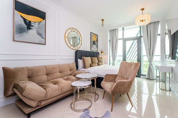 Iron/ironing board, WiFi, bed sheets - Sea View, Stylish upgraded studio in Seven Palm (Dubai Emirate)