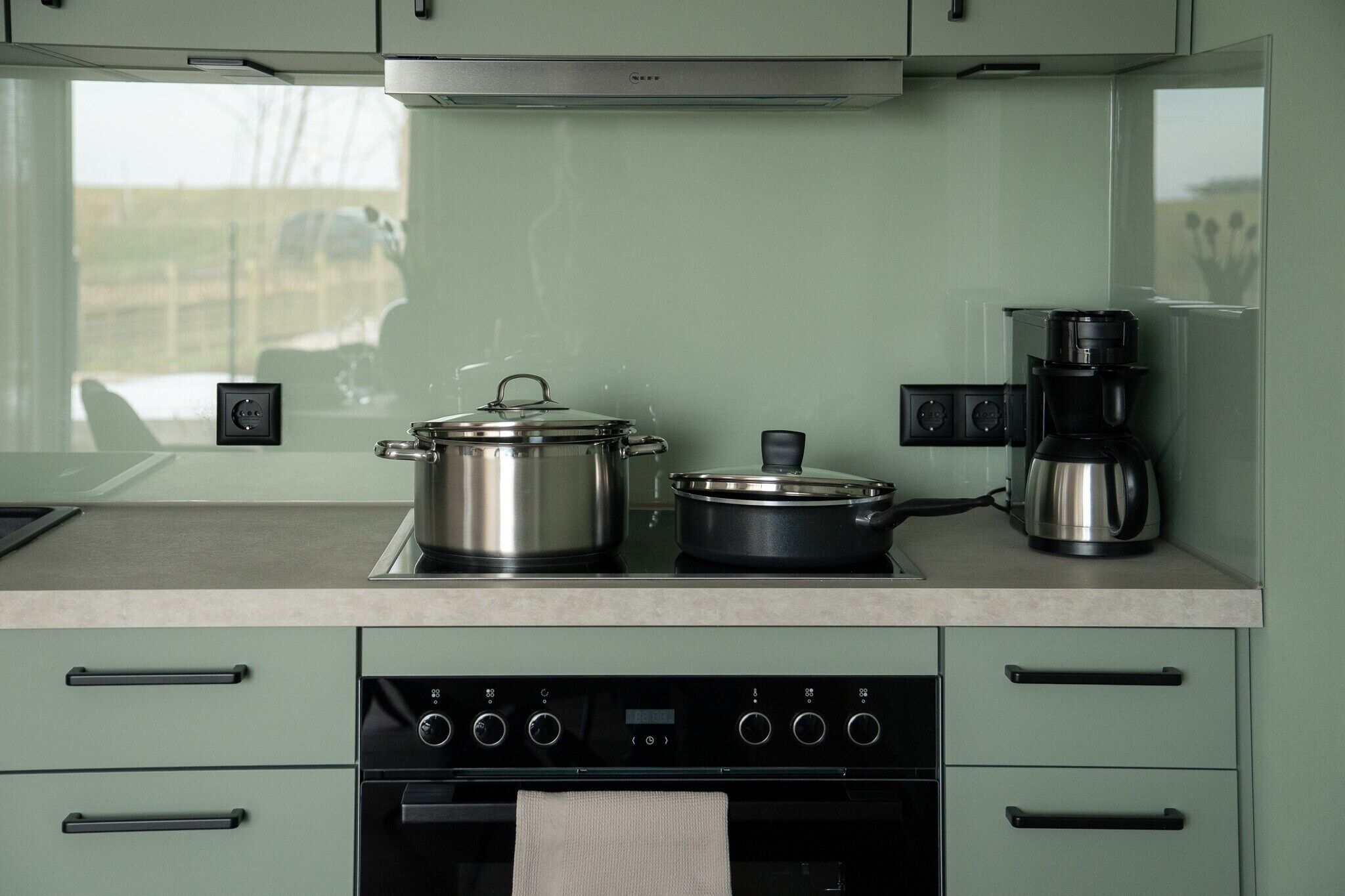 Kühlschrank, Ofen, Herdplatte, Geschirrspüler