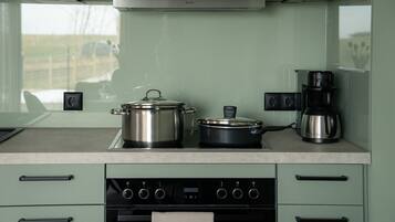 Kühlschrank, Ofen, Herdplatte, Geschirrspüler