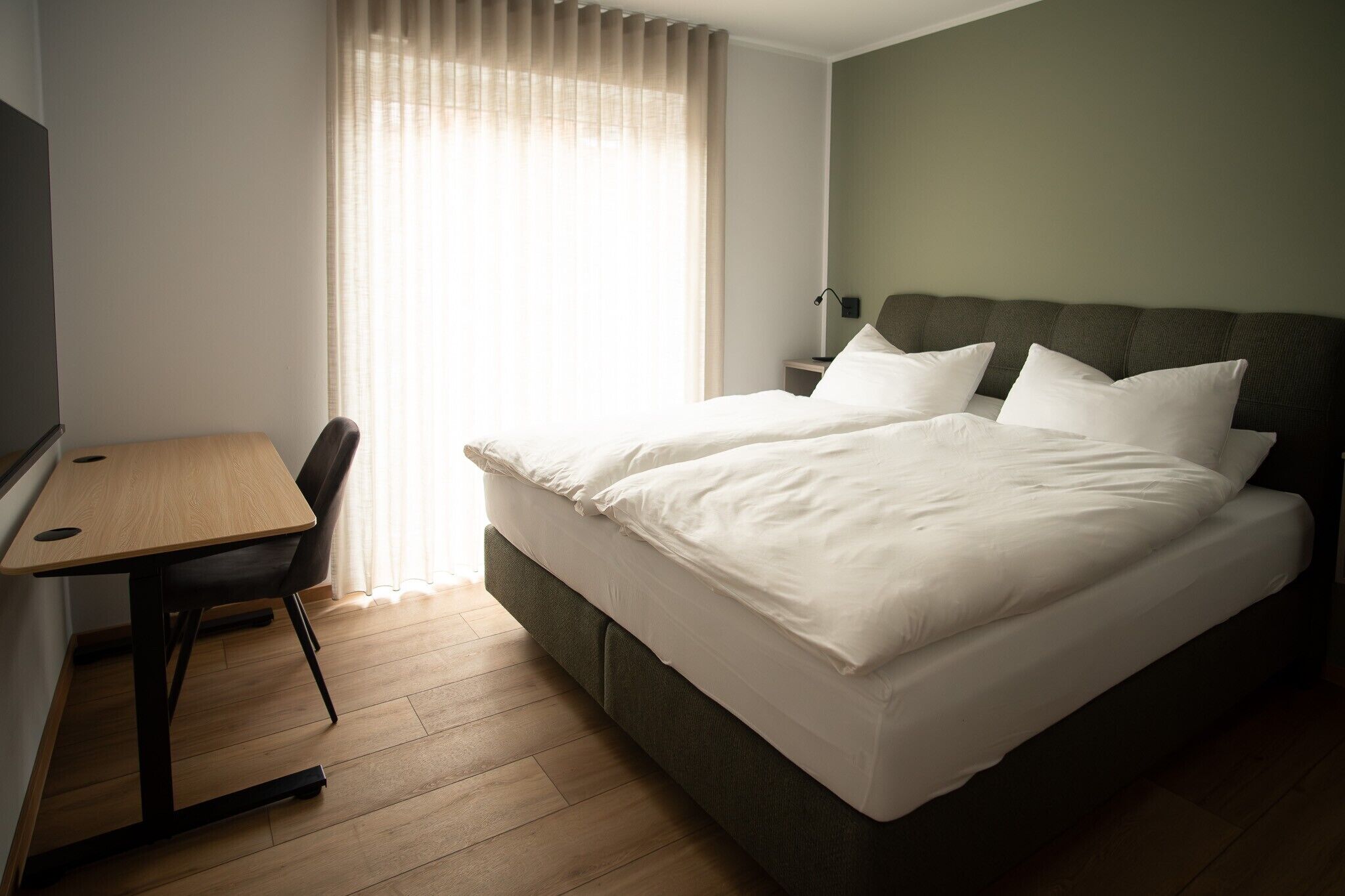 Bügeleisen/Bügelbrett, WLAN, Bettwäsche