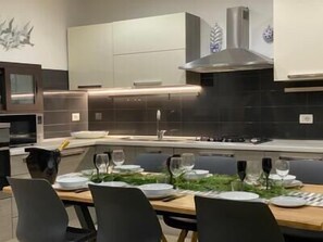 Fridge, microwave, oven, stovetop - Villa Lavinia - Alghero (Alghero)