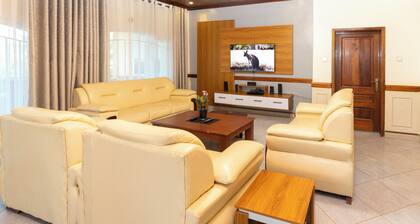 Fabulous 4BDR villa with a jacuzzi in exciting Kigali Kimironko for your getaway
