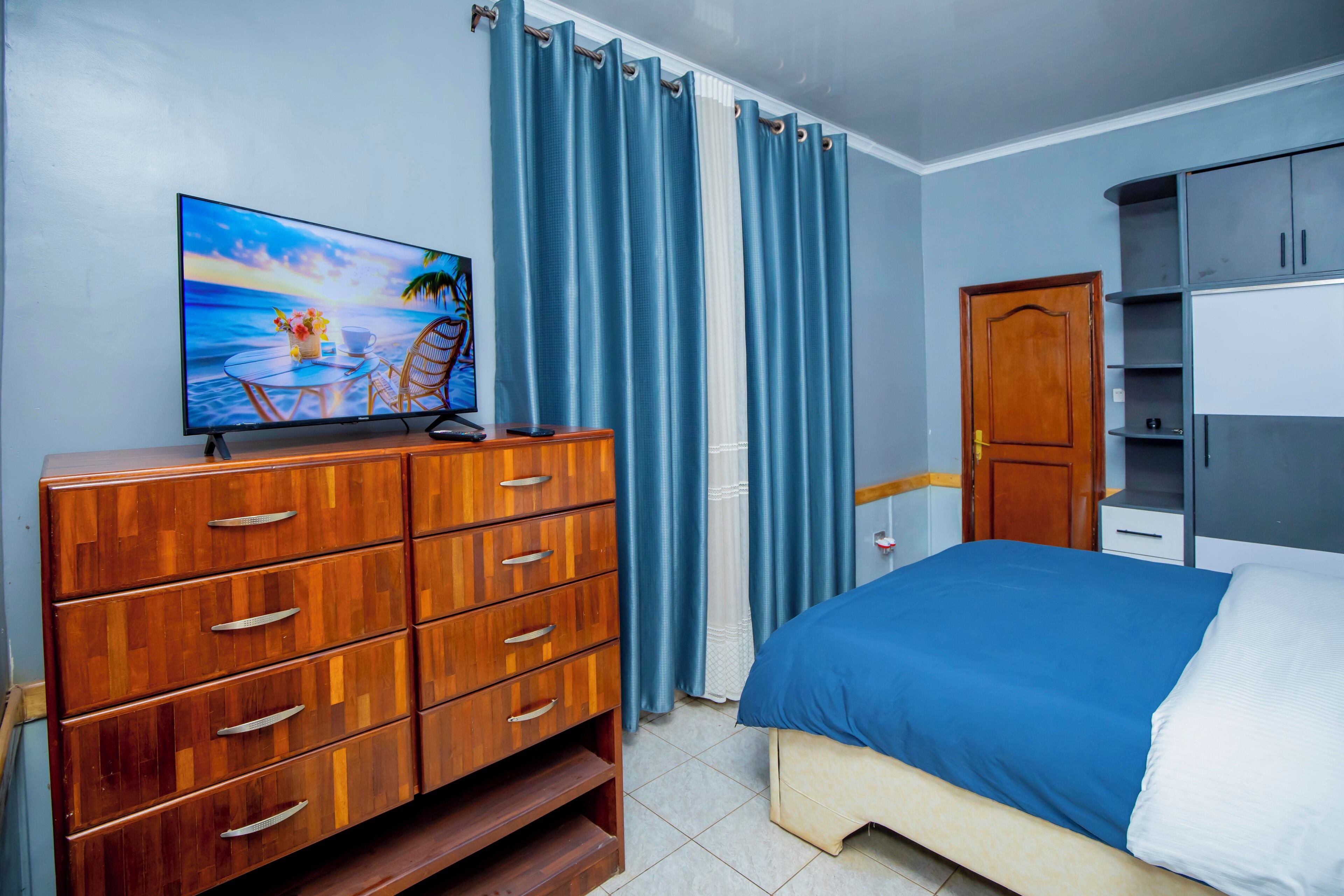 4 bedrooms, free WiFi, bed sheets, wheelchair access