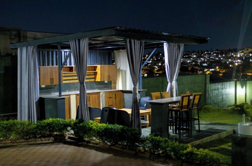 Fabulous 4BDR villa with a jacuzzi in exciting Kigali Kimironko for your getaway