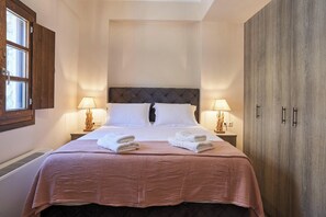 2 quartos, ferros/tábuas de passar roupa, Wi-Fi, roupa de cama