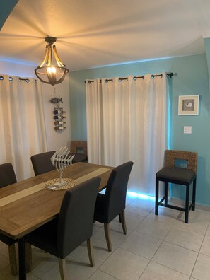 Dining - Superb 2-bedroom apartment with AC in charming Cataño (Cataño)