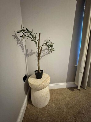 Interior - Cambridge Comfort Hub – Sleeps 8, Parking, Central (Cambridge)