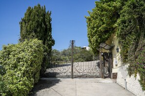 Exterior detail - Villa Letizia - Chieti (chieti)