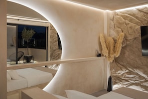 Iron/ironing board, travel cot, free WiFi, bed sheets - Panoramic Acropolis View Suite, Panoramic Acropolis View Suite (Athens)