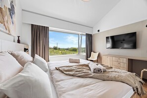 4 bedrooms, iron/ironing board, WiFi, bed sheets - 4-bedroom Villa Tie Vižinada with Pool (Vižinada)