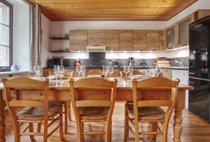 Fridge, microwave, oven, dishwasher - Apartment Asana (Chamonix-Mont-Blanc)