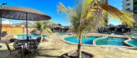 2 outdoor pools