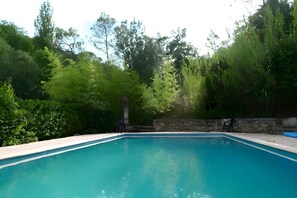 Pool - Holiday Home 'Grand Gite' with Shared Pool, Private Terrace and Private Garden (Saint-Christol-lès-Alès)