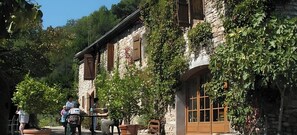 Exterior - Holiday Home 'Grand Gite' with Shared Pool, Private Terrace and Private Garden (Saint-Christol-lès-Alès)
