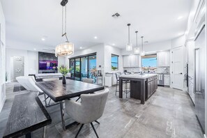 Interior - Modern Luxury/Lake Views/Pool/RV Boat Garage (Lake Havasu City)