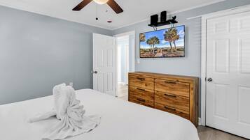 Signature House, 3 Bedrooms, Non Smoking, Garden View | Individually decorated, individually furnished, iron/ironing board