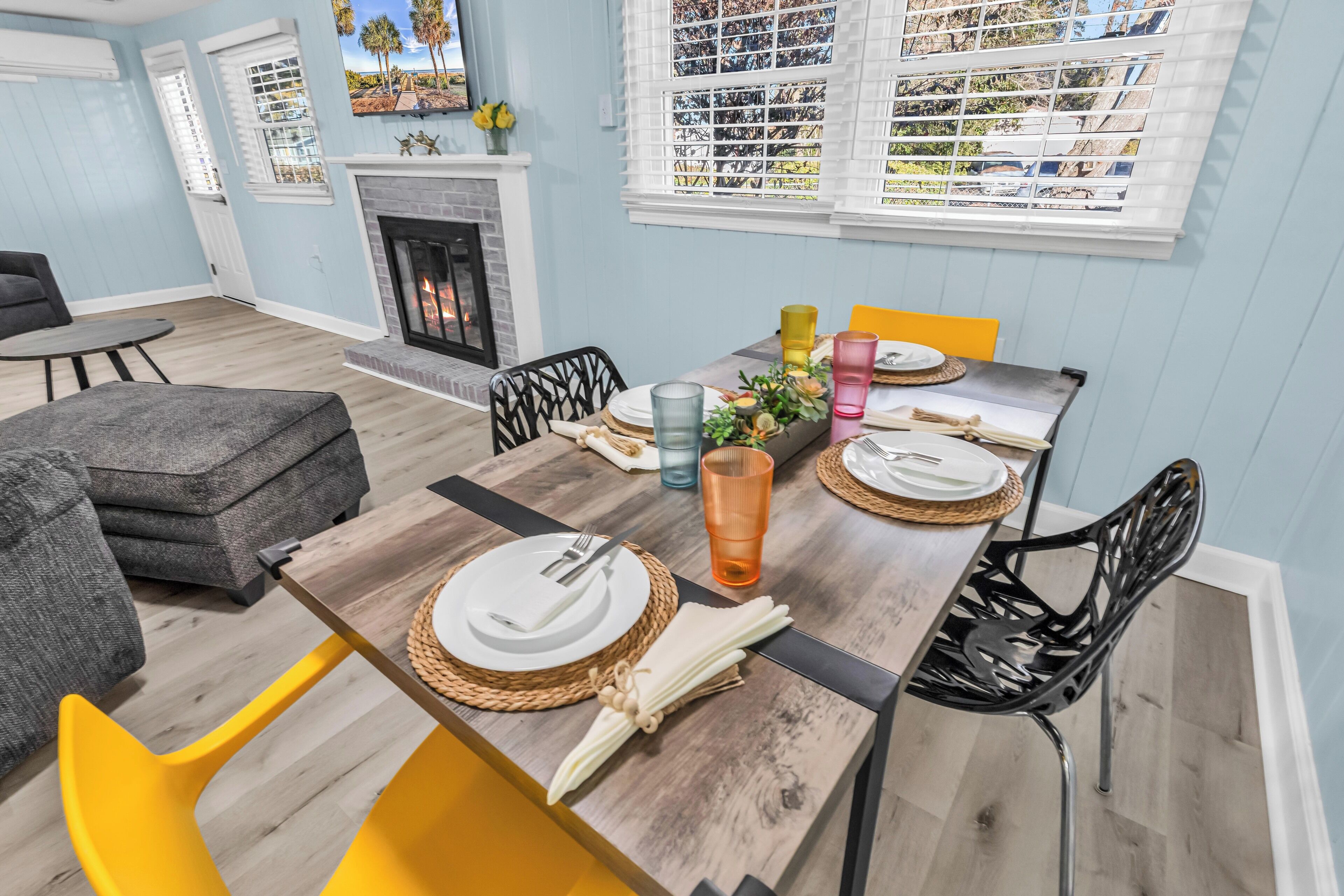 Signature House, 3 Bedrooms, Non Smoking, Garden View | In-room dining