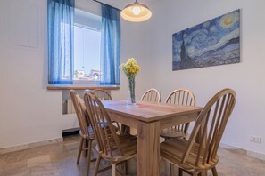 Basic Apartment | Dining - Bright and Modern Apartment by Wonderful Italy (Turin)