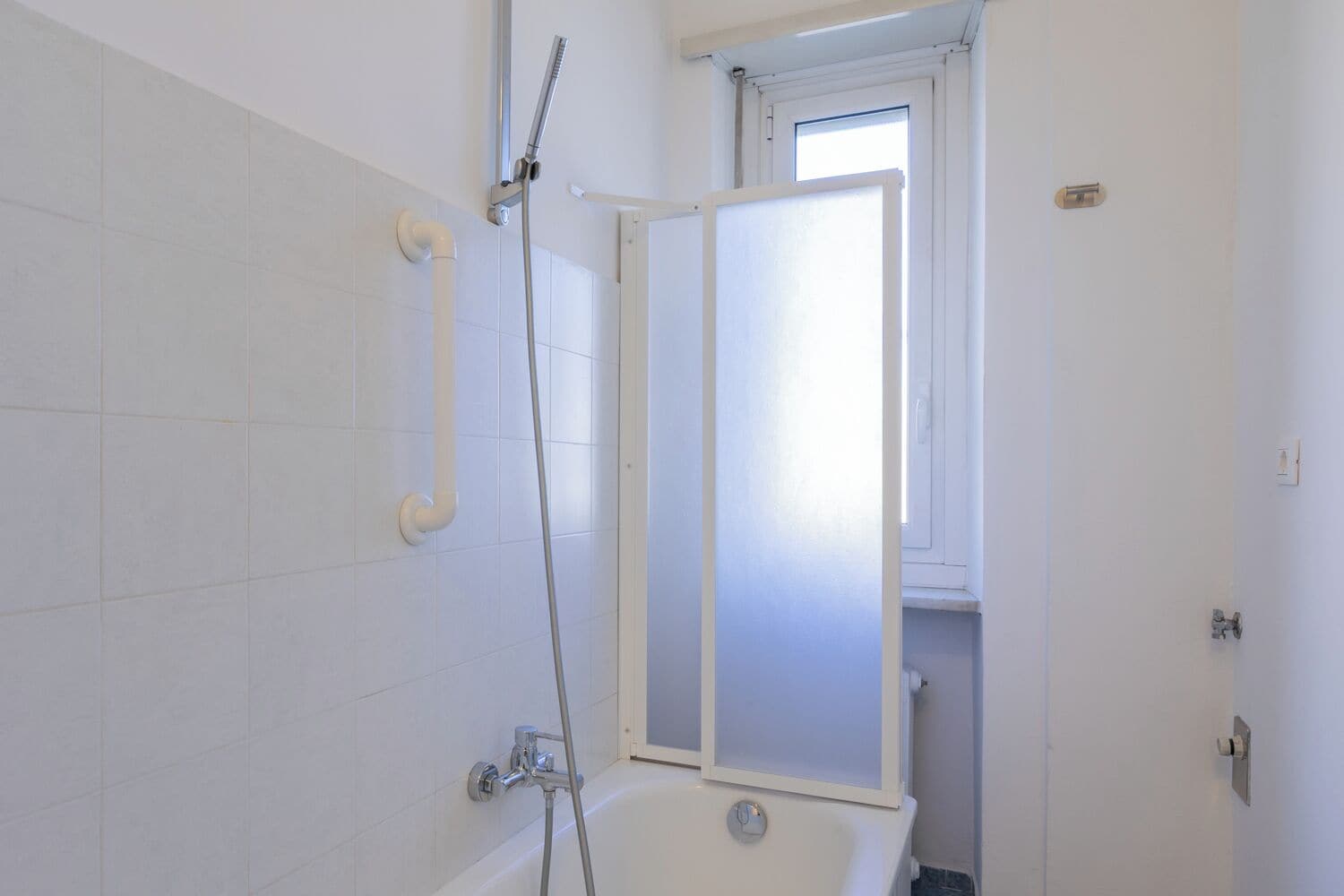 Apartamento básico | Banheiro
