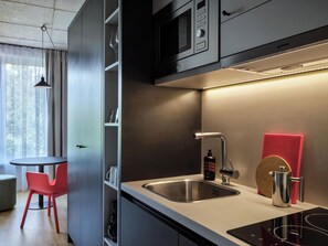 Design Apartment, Balcony | Private kitchen | Fridge, dishwasher, electric kettle, toaster - STAYERY Bremen (Bremen)