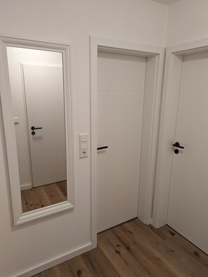 Interior - Apartment 'Am Meer Nordsee' with Shared Garden, Balcony & Wi-Fi (Wangerland)