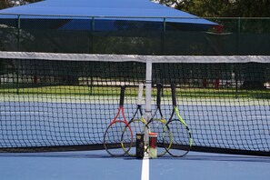 Sports court - COOL VIBES Spacious Home with Gym / Game Room / Fenced Yard / Walk to Atlantic (Delray Beach)