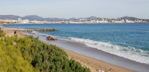 Beach - DETACHED BUNGALOW AT THE BACK OF OUR 2-STAR VILLA (Fréjus)