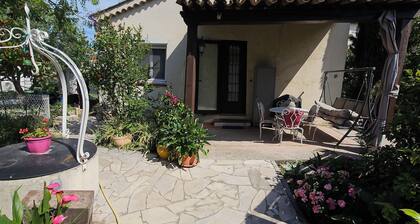 DETACHED BUNGALOW AT THE BACK OF OUR 2-STAR VILLA
