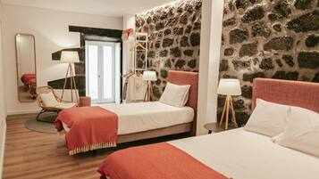 Comfort-Dreibettzimmer, Terrasse | Kostenloses WLAN