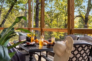 Outdoor dining - The Mountain Estate by Ghosal Luxury Lodging (Gatlinburg)