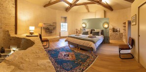 Iron/ironing board, WiFi, bed sheets - Exceptional B&B and Suites at the Château des Ducs de Mortemart (Mortemart)