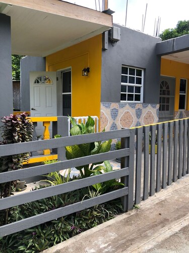 River Valley View Apartment: Tranquil Relaxation