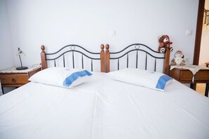 Iron/ironing board, travel cot, WiFi, bed sheets - Mountain Voyage Residences | Serene Lesvos Stay (Vatoussa)