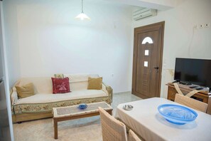 Televisión y chimenea 