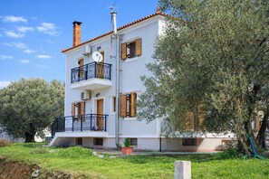 Exterior - Mountain Voyage Residences | Serene Lesvos Escape (Vatoussa)