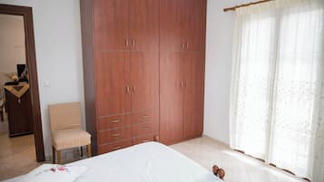 Bügeleisen/Bügelbrett, Reisekinderbett, WLAN, Bettwäsche