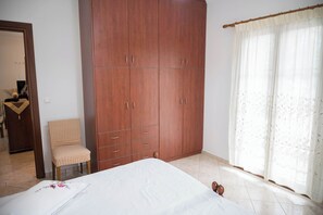 Iron/ironing board, travel cot, WiFi, bed sheets - Mountain Voyage Residences | Serene Lesvos Escape (Vatoussa)