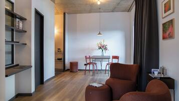 Deluxe Suite mit Kingsize Bett | Living area