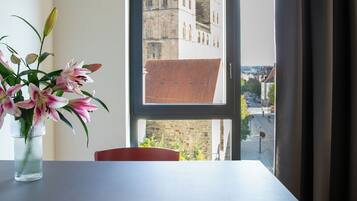 Deluxe Suite mit Kingsize Bett | Living area