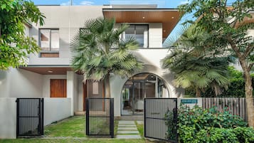 Standard-Villa, Mehrere Betten, Nichtraucher, Gartenblick (Living Room) | Fassade der Unterkunft