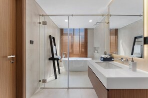 Artículos de tocador gratuitos, secador de pelo, batas, pantuflas