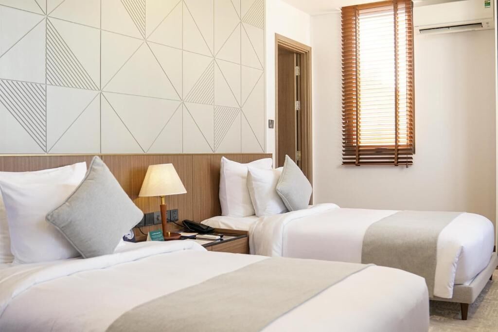 Soundproofing, free WiFi, bed sheets