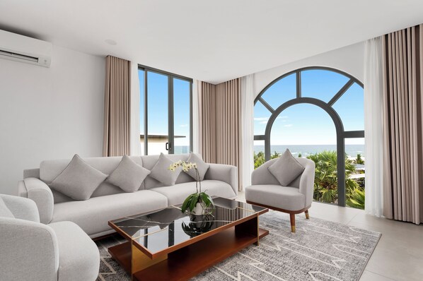 Villa Standard - icke-rökare - kök (Living Room) | Vardagsrum | 43-tums LCD-tv med kabelkanaler