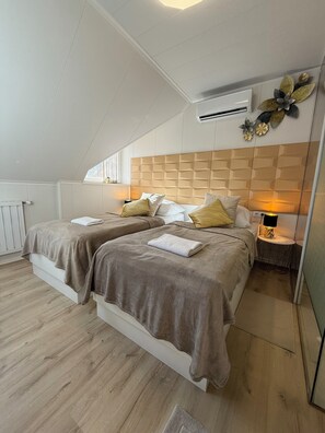 In-room safe, free WiFi, bed sheets - Le Rose Suites & Park Hotel Budapest (Budapest)